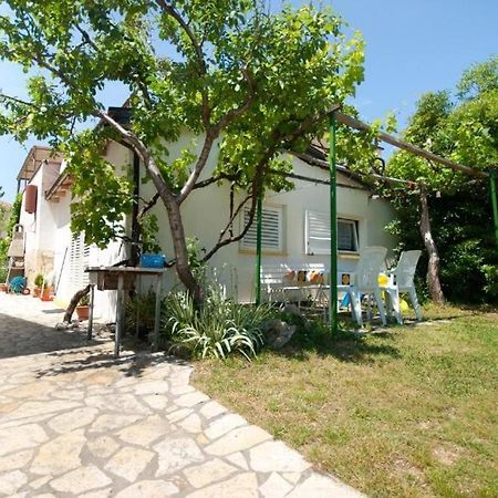 Sunny Grandma'S Garden Apartment 巴斯卡 外观 照片