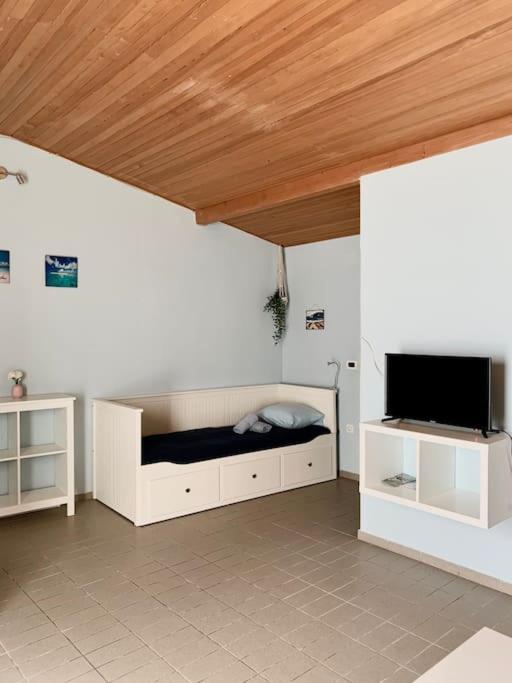 Sunny Grandma'S Garden Apartment 巴斯卡 外观 照片