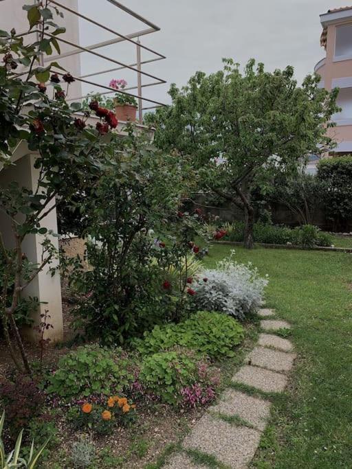 Sunny Grandma'S Garden Apartment 巴斯卡 外观 照片