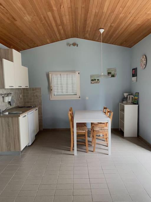 Sunny Grandma'S Garden Apartment 巴斯卡 外观 照片